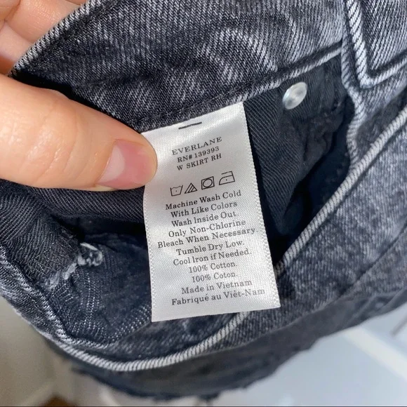 EVERLANE BLACK DENIM RAW HEM SKIRT SIZE 30 - Picture 6 of 6